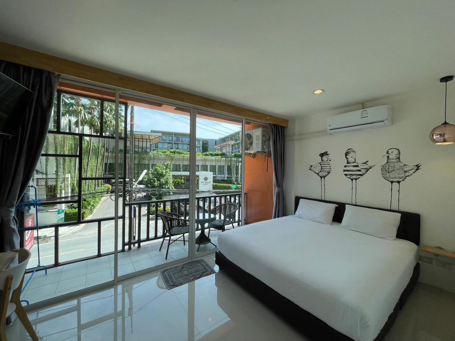 Dwell Phuket Airport Hotel At Naiyang Nai Yang Beach Buitenkant foto