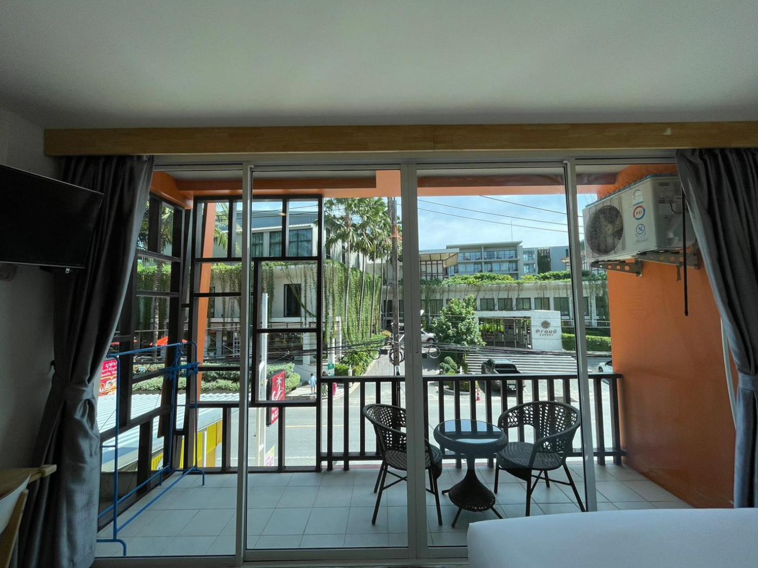 Dwell Phuket Airport Hotel At Naiyang Nai Yang Beach Buitenkant foto