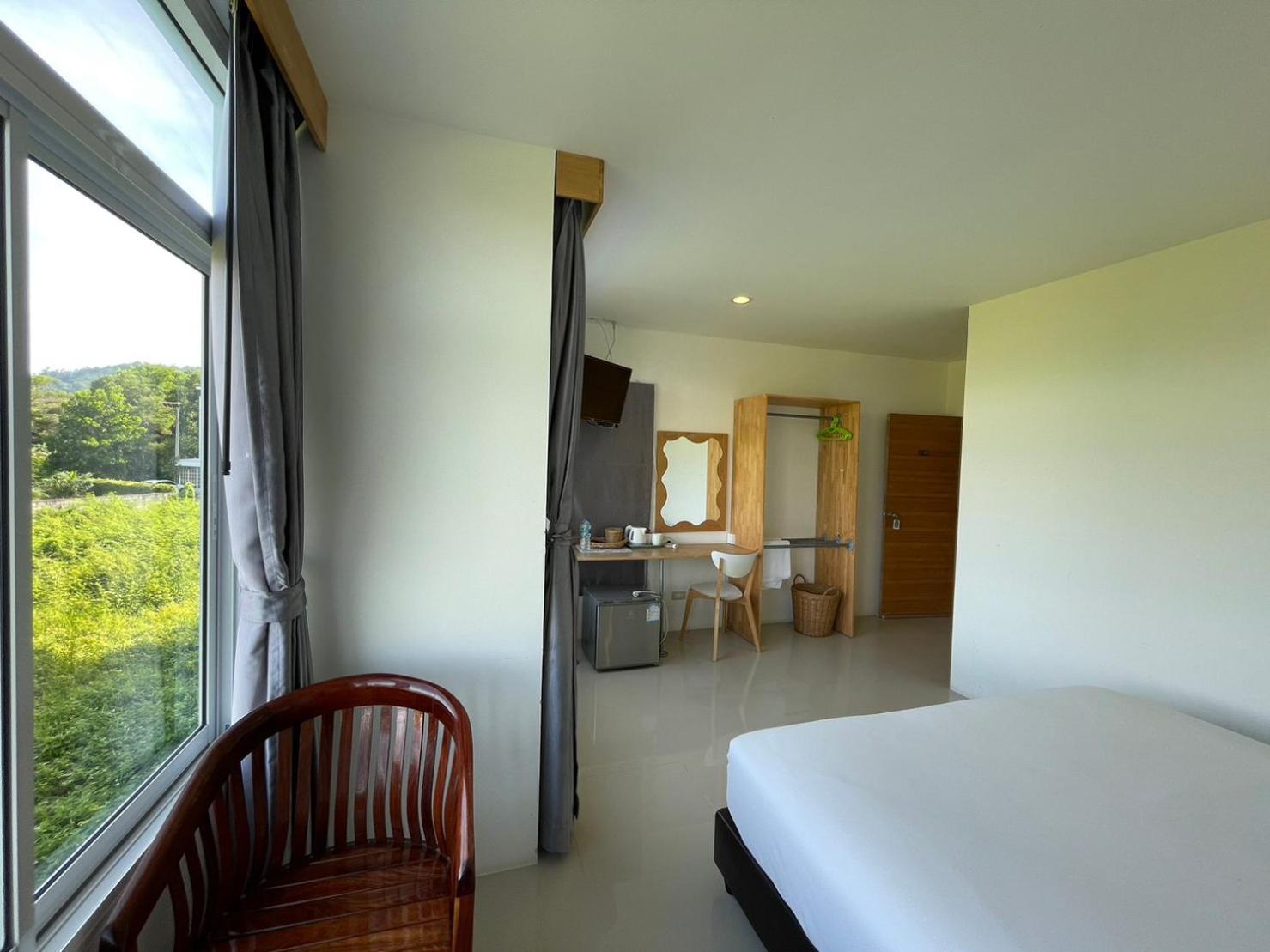 Dwell Phuket Airport Hotel At Naiyang Nai Yang Beach Buitenkant foto