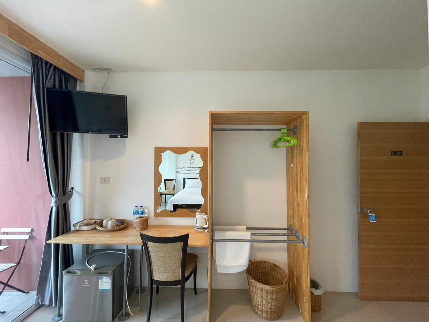 Dwell Phuket Airport Hotel At Naiyang Nai Yang Beach Buitenkant foto